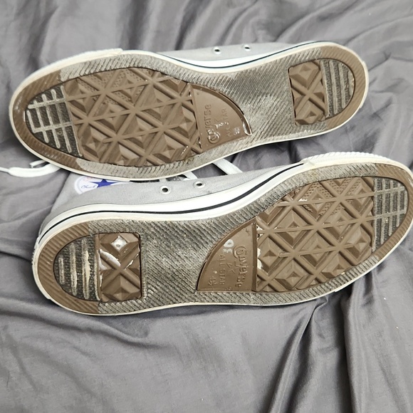 Converse sneakers for men or women. See pic for sizes. - Picture 4 of 4